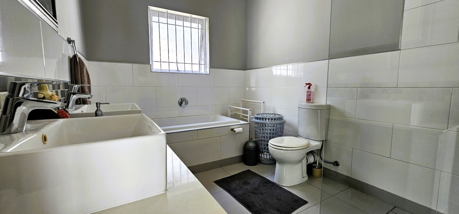 3 Bedroom Property for Sale in Laguna Sands Western Cape